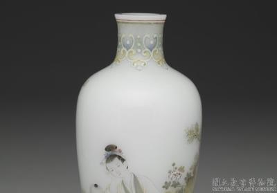 图片[2]-Glass vase with “Mother Tutoring Her Child in Autumn” motif in falangcai painted enamels, Qianlong reign (1736-1795), Qing dynasty-China Archive